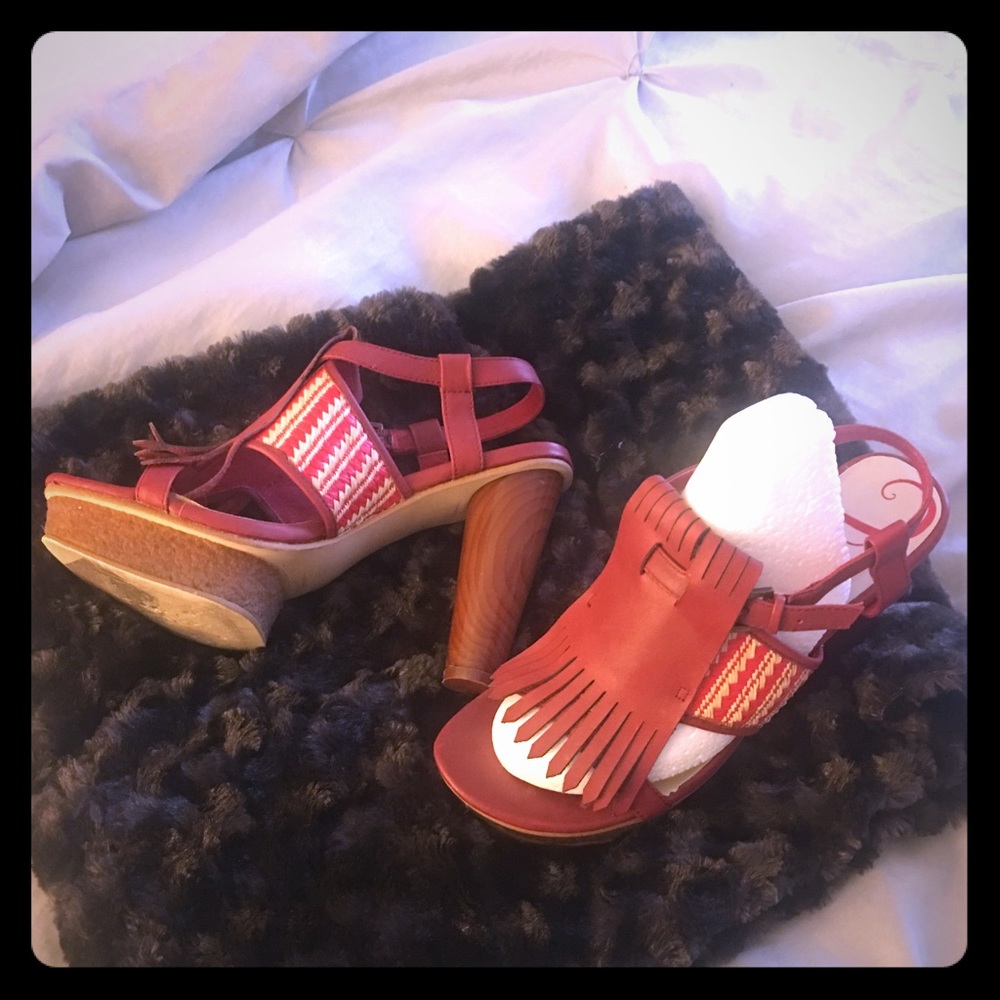 Cute red Sandel with marble wood looking heel